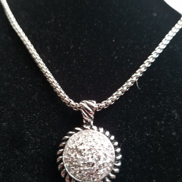 Necklace with Pendant - Picture 2 of 3